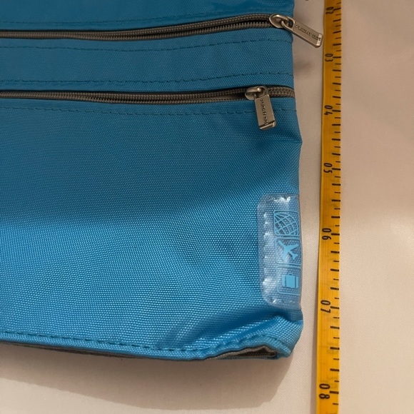 Travel Wallet/Pouch - Picture 2 of 10